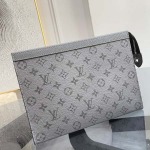 2026年5月11日入荷Louis Vuitton バッグM30840 Pochette Voyage  Taga  Monogram 27.0 x 21.0 x 6.0  高品質新作/誕生日プレゼント/XS工場
