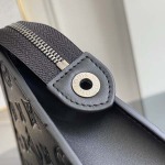 2026年5月11日入荷Louis Vuitton バッグM61692Monogram Eclipse Pochette Voyage :27x21cm 高品質新作/誕生日プレゼント/XS工場