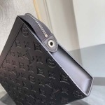 2026年5月11日入荷Louis Vuitton バッグM61692Monogram Eclipse Pochette Voyage :27x21cm 高品質新作/誕生日プレゼント/XS工場