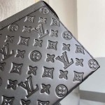 2026年5月11日入荷Louis Vuitton バッグM61692Monogram Eclipse Pochette Voyage :27x21cm 高品質新作/誕生日プレゼント/XS工場