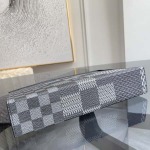 2026年5月11日入荷Louis Vuitton バッグN60444 Pochette Voyage  Damier Graphite 3D   27 x 21 x 6Damier Graphi高品質新作/誕生日プレゼント/XS工場