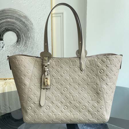 2026年5月11日入荷Louis Vuitton バッグM...