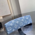 2026年5月11日入荷Louis Vuitton バッグM28050   Pochette Cosm tiqueMonogram Denim dms  19 x 12 x 6 DZ25%高品質新作/誕生日プレゼント/XS工場
