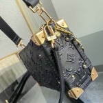 2026年5月11日入荷Louis Vuitton バッグM28570  Nicolas Ghesqui re   Monogram   S-lock   23.5 x 16.0 x 8.5高品質新作/誕生日プレゼント/XS工場