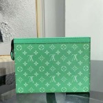 2026年5月11日入荷Louis Vuitton バッグPOCHETTE VOYAGE   M83099  Monogram Eclipse Pochette Voyage 高品質新作/誕生日プレゼント/XS工場