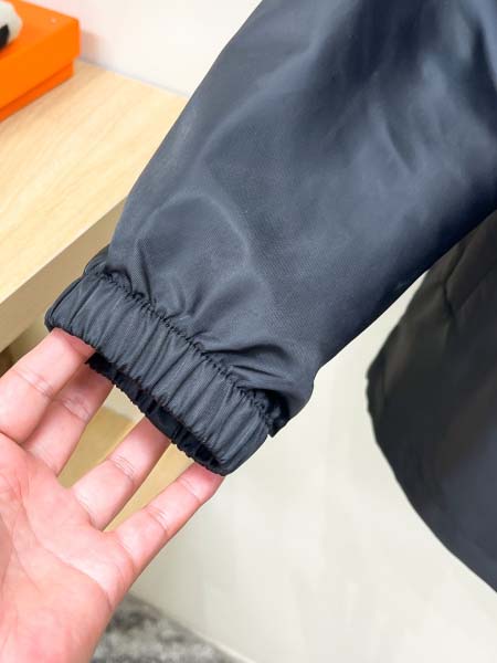 2026年8月7日入荷秋冬新作Pradaジャケット高級品/LD工場