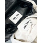 2026年8月7日入荷秋冬新作Miu miuジャケット高級品/LD工場