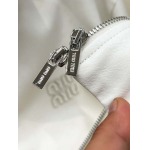 2026年8月7日入荷秋冬新作Miu miuジャケット高級品/LD工場