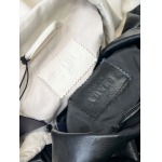 2026年8月7日入荷秋冬新作Pradaジャケット高級品/LD工場