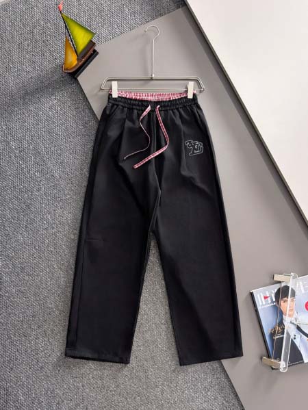 2026年8月21日秋冬新作Louis Vuittonスラッ...