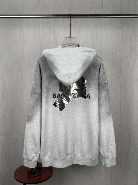2026年9月9日秋冬新作Balenciagaスウェット高品質人気の商品
