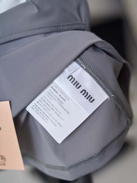2026年9月15日秋冬新作MiuMiu半袖 tシャツ高品質人気の商品/YGY工場