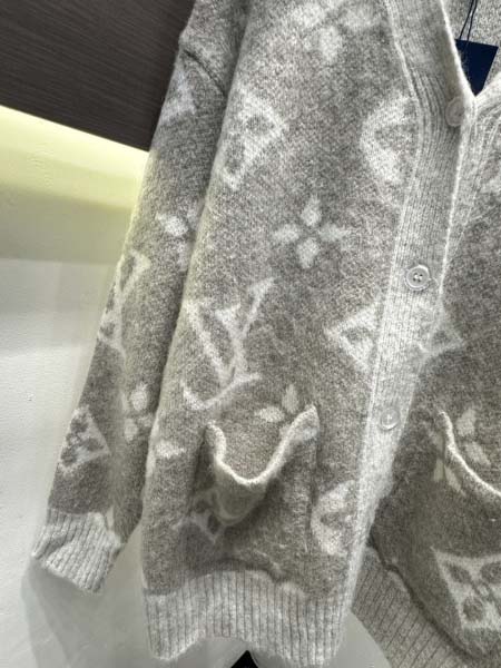 2026年10月8日入荷秋冬新作Louis Vuitton ニットカーディガン  女性用ファッション/誕生日プレゼント/贈り物 can工場