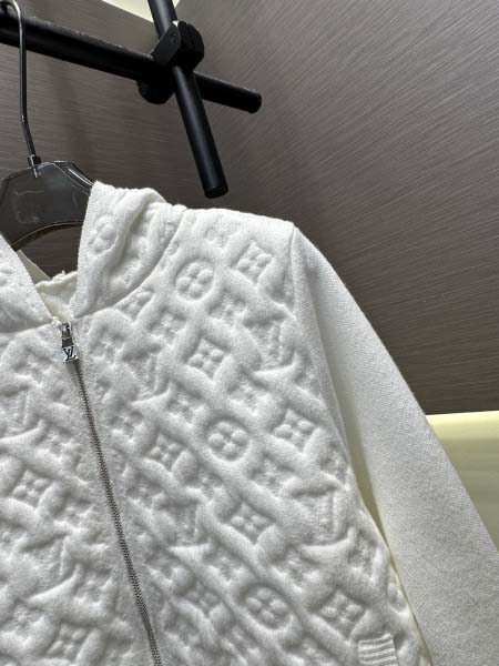 2026年10月8日入荷秋冬新作Louis Vuitton ニットカーディガン  女性用ファッション/誕生日プレゼント/贈り物 can工場