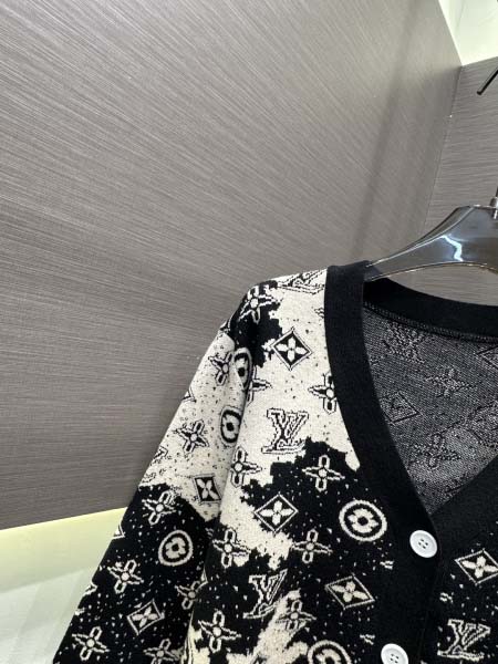 2026年10月8日入荷秋冬新作Louis Vuitton ニットカーディガン  女性用ファッション/誕生日プレゼント/贈り物 can工場