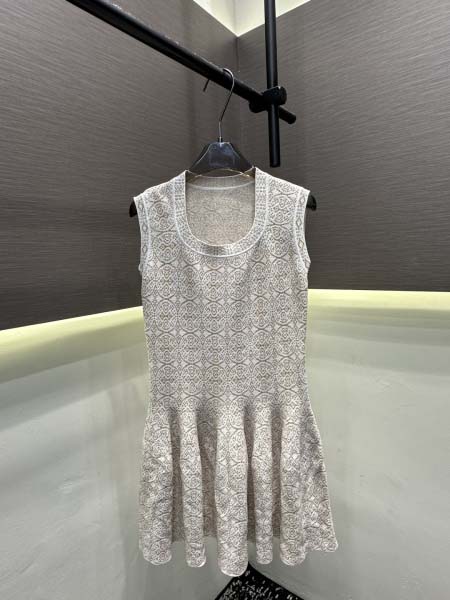 2026年10月8日入荷秋冬新作Louis Vuittonワンピース女性用ファッション/誕生日プレゼント/贈り物 can工場