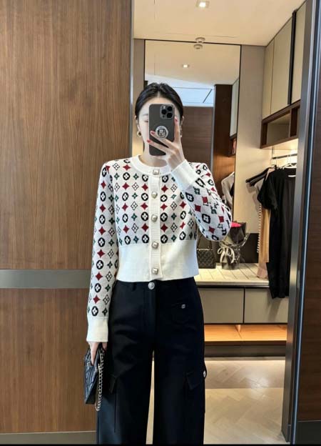 2026年10月8日入荷秋冬新作Louis Vuitton ニットカーディガン  女性用ファッション/誕生日プレゼント/贈り物 can工場