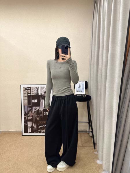2026年10月14日入荷秋冬新作Chanel長袖女性用ファッション/誕生日プレゼント/贈り物 can工場
