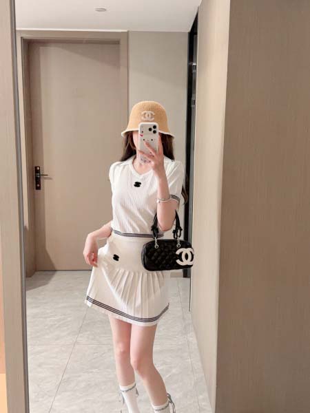 2026年10月15日入荷秋冬新作Chanel上下女性用ファ...
