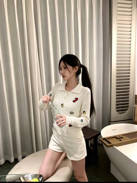 2026年10月15日入荷秋冬新作Chanel長袖女性用ファ...
