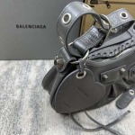 原版復刻人気新作 バレンシアガバッグ26X16X10CM C+工場★超厳選★入手困難な
