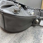 原版復刻人気新作 バレンシアガバッグ26X16X10CM C+工場★超厳選★入手困難な